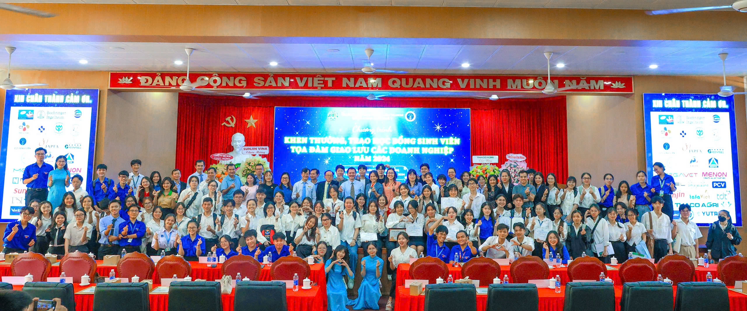 Banner truyền thông