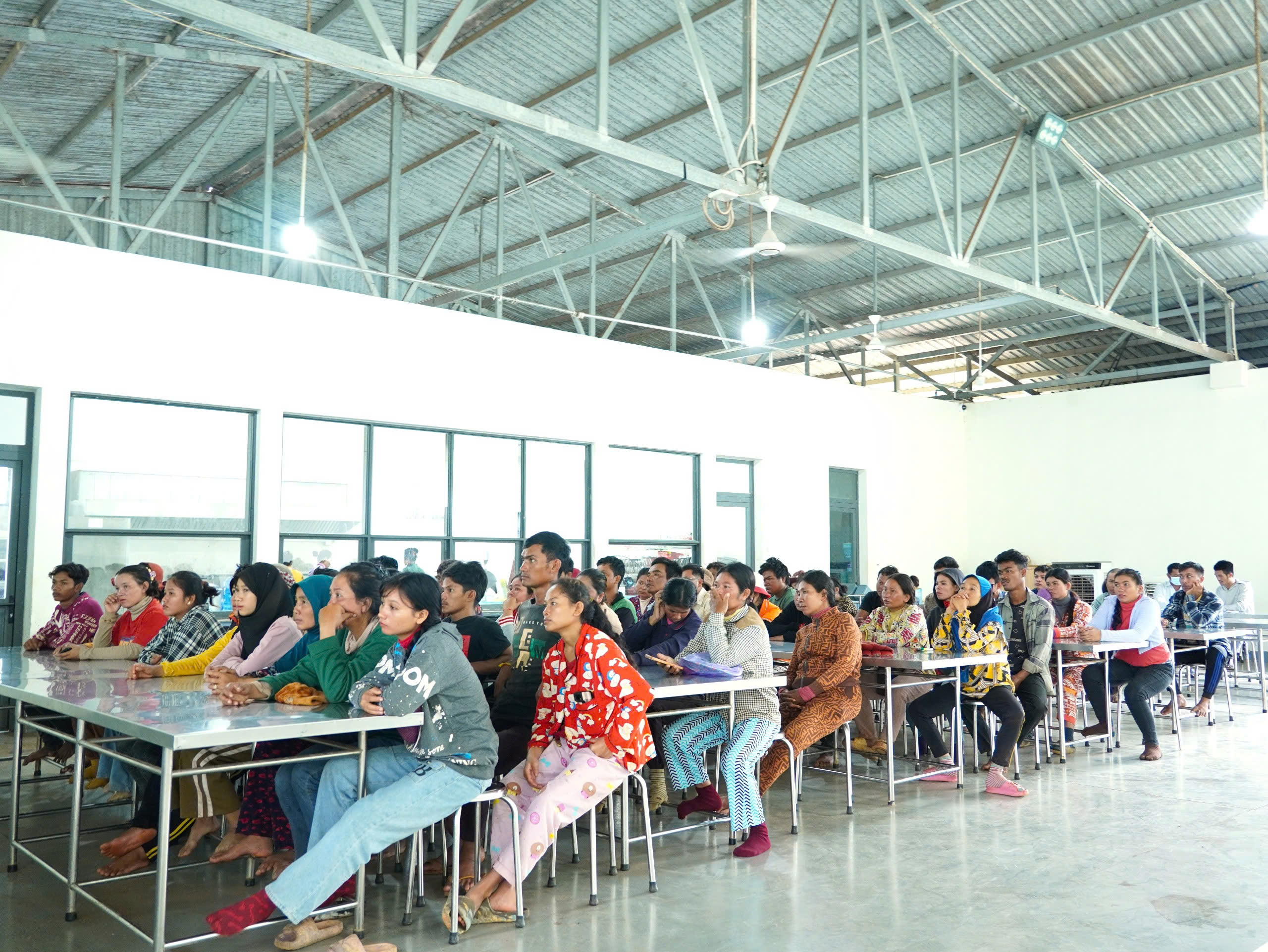 KLH Snuol tiếp nhận hơn 100 công nhân người Campuchia vào làm việc