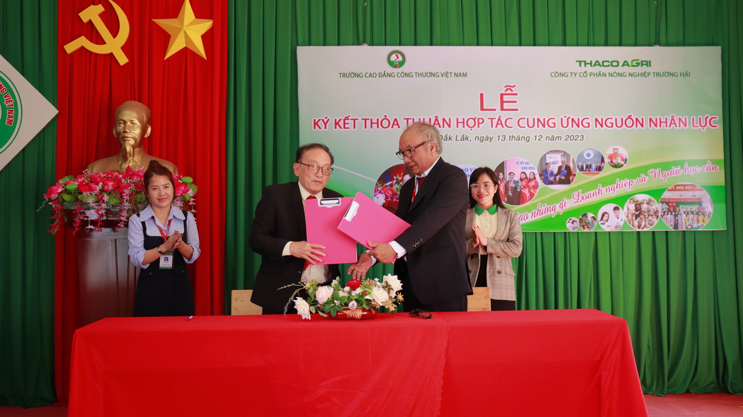 Banner truyền thông