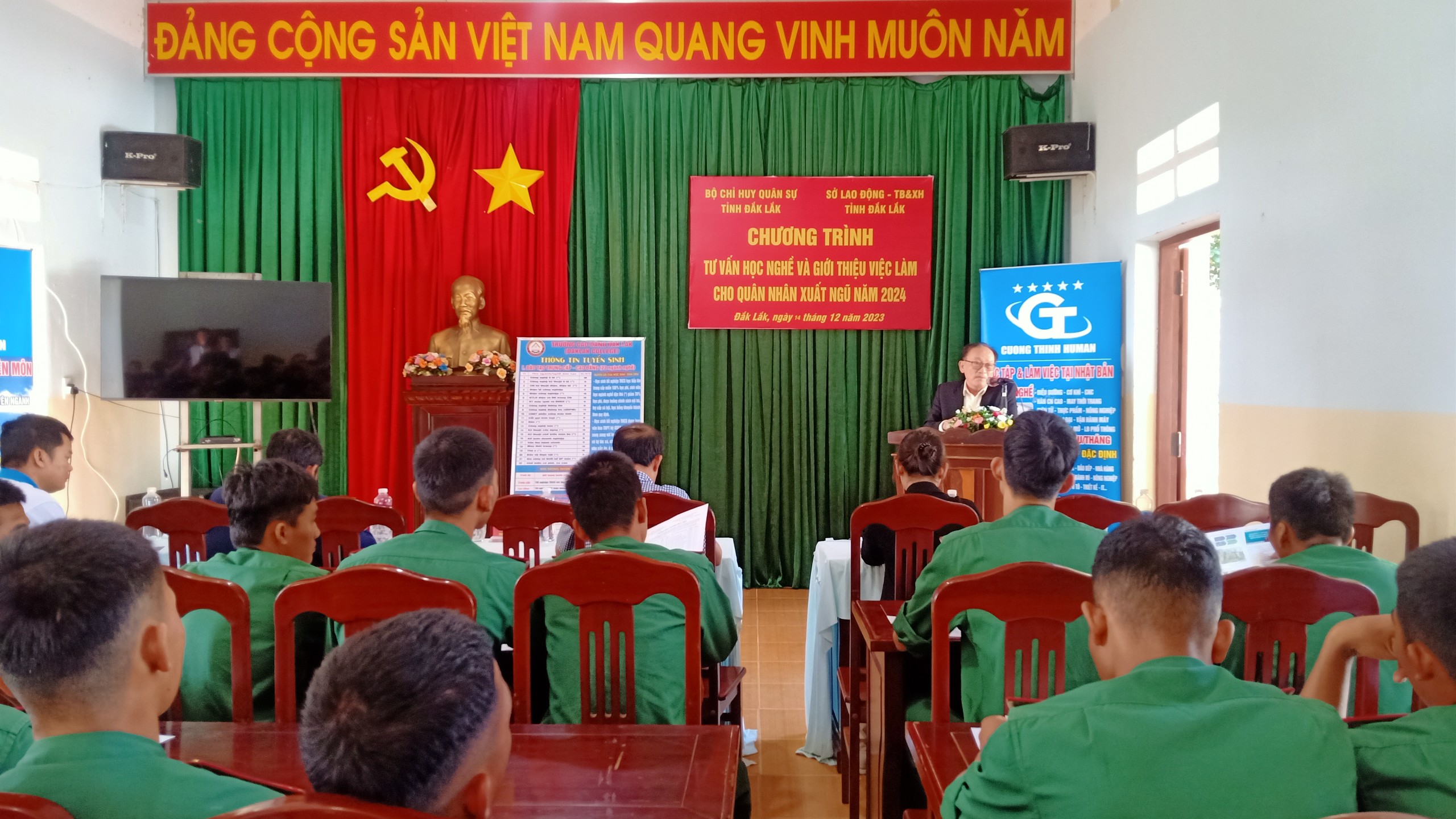 Banner truyền thông